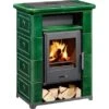 Wamsler Kaminofen Montafon Keramik Grün 7 KW EEK: A+ 1 Wamsler Kaminofen Montafon Keramik Grün 7 KW EEK: A+ -HeizTraum gruen freisteller mit holz